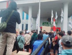 Walhi Dampingi 5 Desa Gruduk Kantor ATR/BPN Jambi, Tuntut Penyelasaian Konflik Tanah