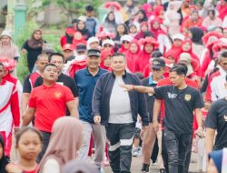 Jalan Santai di Teratai Jaya, Ketua DPRD Kota Jambi dan Kapolresta Ajak Warga Jauhi Narkoba dan Pergaulan Bebas